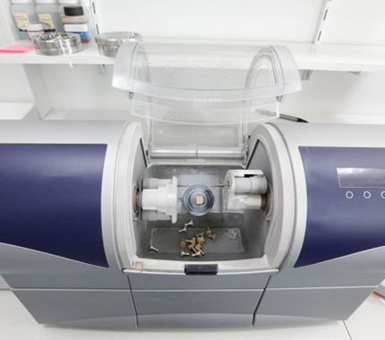 A CEREC machine.